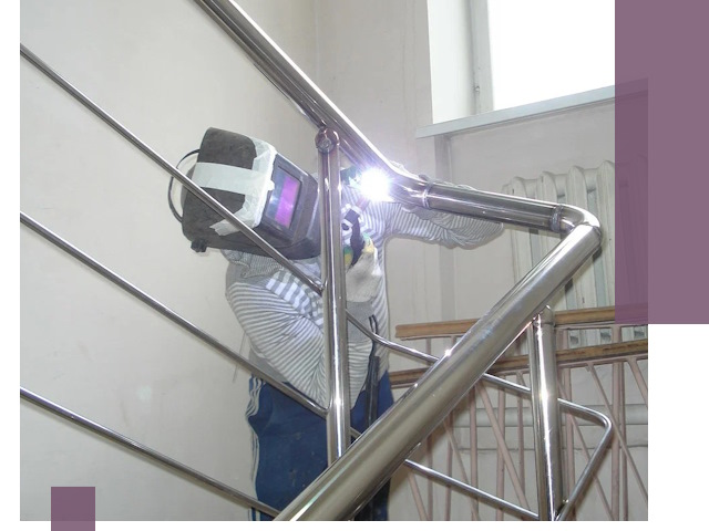 Монтаж перил и ограждений качественно в Саянске