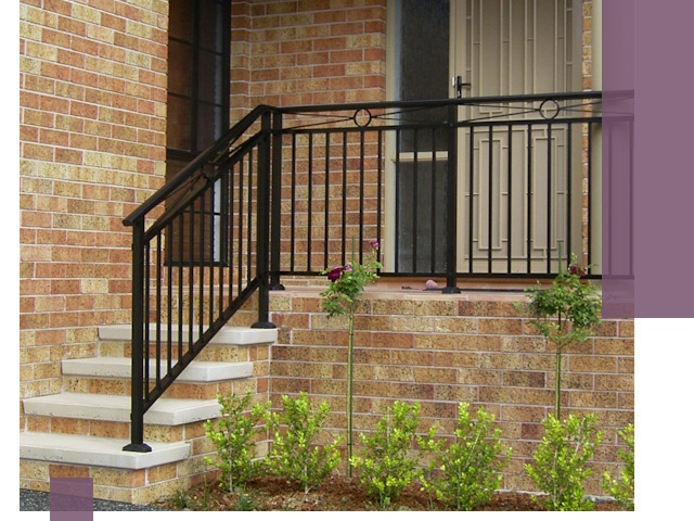 Уличные перила из металла под ключ в Саянске