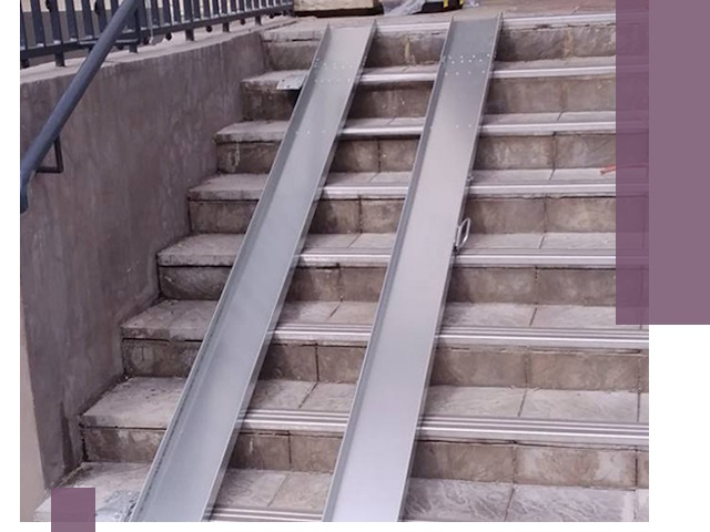 Демонтаж откидных пандусов профессионально в Саянске