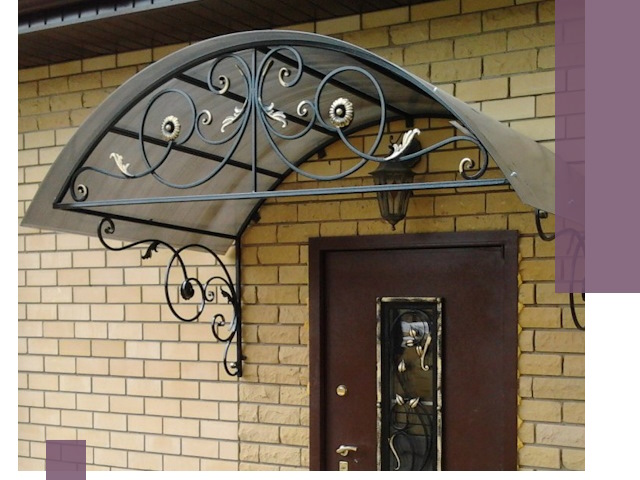 Изготовление козырьков из металла под ключ в Саянске