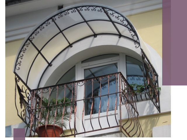 Козырьки над балконом в Саянске — изготовление и монтаж